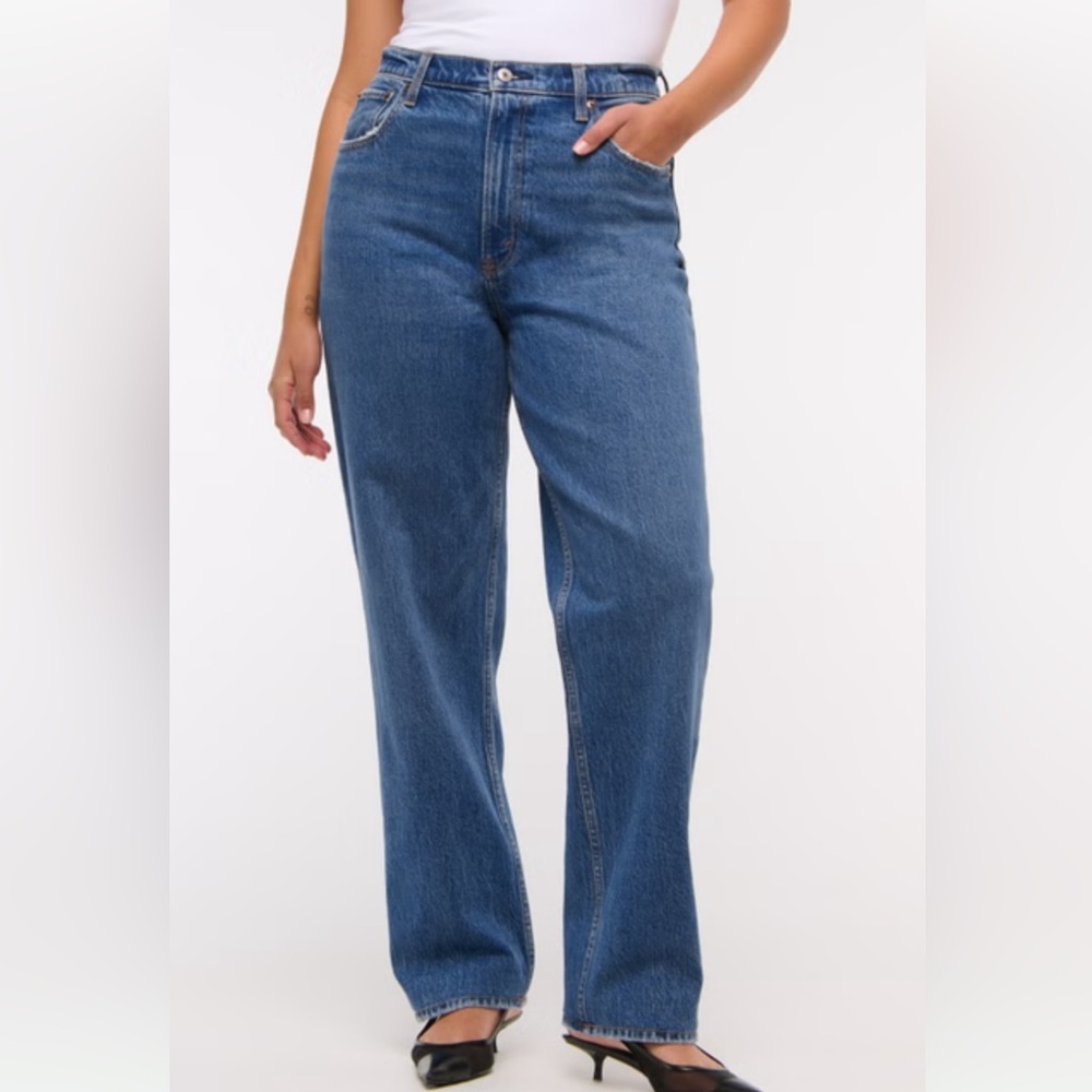 Abercrombie & Fitch Curve Love Ultra High Rise 90s Straight Jean Size 28